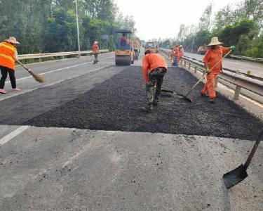县公路中心全力抢修水毁公路保畅通