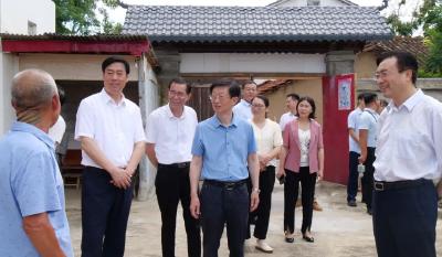 省人大常委会调研组到我县调研财政经济运行情况