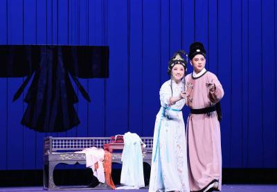  【热点关注】国家艺术基金项目《舞衣裳》亮相湖北省黄梅戏艺术节