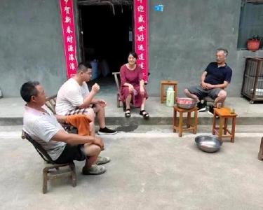 县第二中学：百师访百家　关怀不放假
