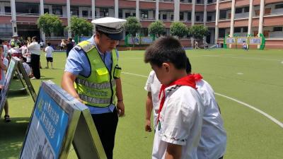 南漳：交通安全进校园 守护平安伴成长
