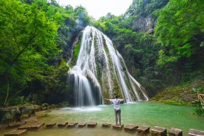 南漳：高温催热“夏日经济” 南漳释放文旅消费新活力