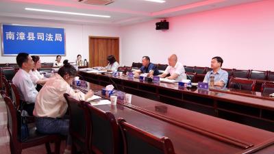 市司法局检查组到我县验收评估“八五”普法中期工作