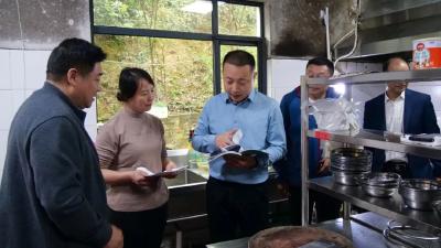 陈栋督导检查中秋国庆“双节”安全生产工作