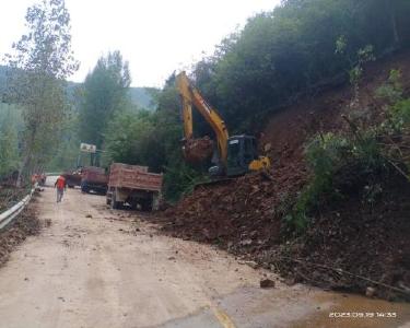县公路中心闻“汛”而动抢险保畅
