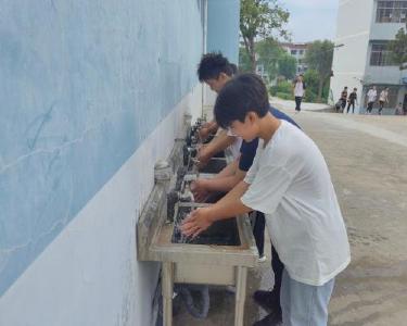 城关镇胡营中学师生用上自来水