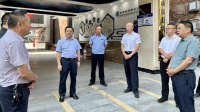 县领导带队检查秋季开学安全工作