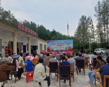县“红色文艺轻骑兵”惠民演出活动走进东巩镇