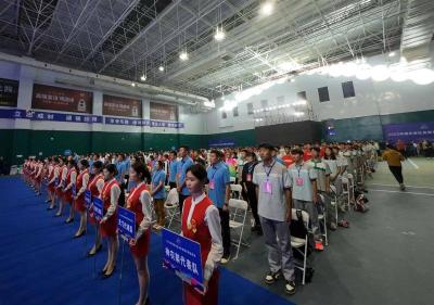 【热点关注】湖北社会体育俱乐部运动会开幕 2200名运动员襄阳竞技