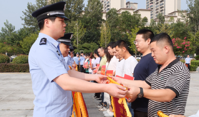 湖北南漳：价值100多万元！南漳公安集中返还赃款赃物