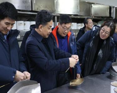 省卫生健康委领导到我县检查指导中医药工作