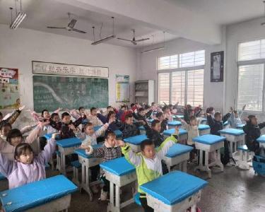 武东小学：课前律动操　活力满校园
