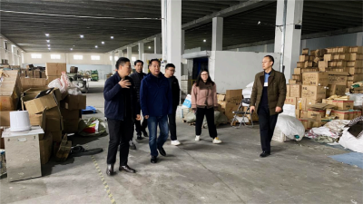 县市场监管局：甘当企业“店小二”　“一站式”服务促发展