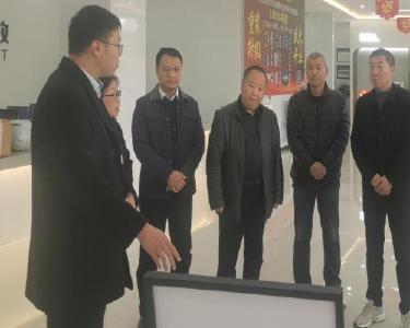 市总工会检查我县户外职工爱心驿站建设工作