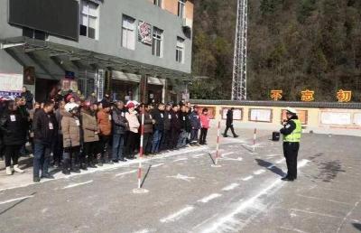 南漳：送考下乡不停步 服务群众零距离
