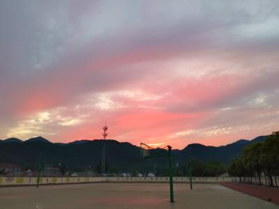 肖堰中学评选出“校园十大美景”