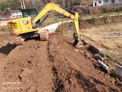 肖堰镇早发现快处置道路隐患保安全