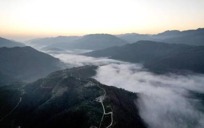 南漳：云海茫茫 山乡如画
