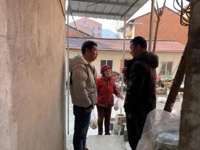 薛坪社区开展“情系老兵﹒温馨暖心”走访慰问活动