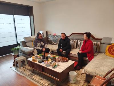 县领导看望慰问退休老干部