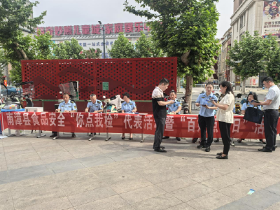 县市场监管局开展食品安全“你点我检”代表活动