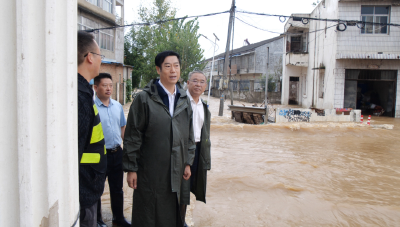 强降雨突袭南漳 罗兴斌陈栋一线指挥抢险救灾 
