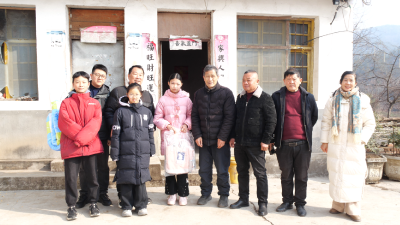 县慈善会联合爱心企业走访慰问困难学子  