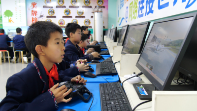 起飞！县卞和小学无人机社团点亮学生航空梦  