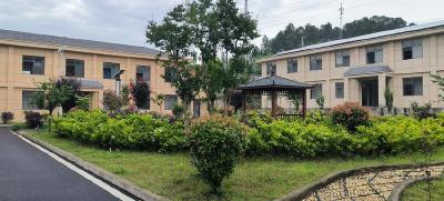 南漳县东巩镇：党政干部齐上阵 “清洁家园”展新颜 