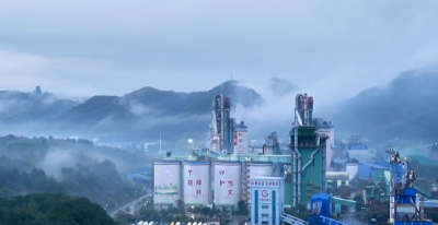 南漳:晨雾漫染华新 