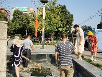 环卫处组织在岗职工集中劳动