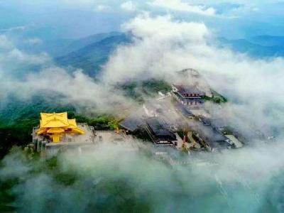 “惠游湖北”首个周末旅游火爆 多个景区人数达半年来“峰值” 
