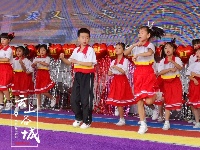 襄阳长春外国语学校欢歌笑语庆祝新中国成立70周年