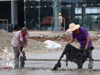 汉十高铁建设者：挥洒汗水施工忙