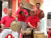 河谷艺术团联袂“周末大舞台”两地百姓乐开怀