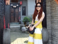 美女与古建筑