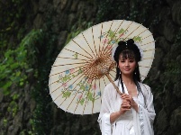 古典美女惊艳承恩寺 蔡以成摄