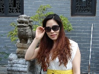 美女与古建筑