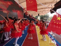 襄阳长春外国语学校欢歌笑语庆祝新中国成立70周年