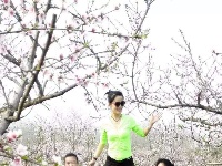 谷城初心瑜伽美女够拼的