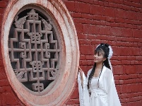 古典美女惊艳承恩寺 蔡以成摄