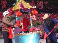 腊八来，戏开台