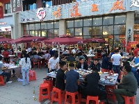 十万食客“五一”赴潜江吃虾
