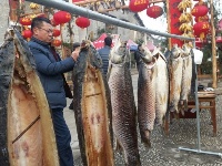 腊八来，戏开台