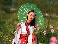 汉服秀惊艳老君山樱花谷