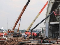 汉十高铁建设者：挥洒汗水施工忙
