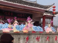 腊八来，戏开台