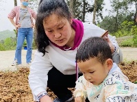 【图集】伊顿幼儿园举行“亲近自然，拥抱春天”的亲子游学活动