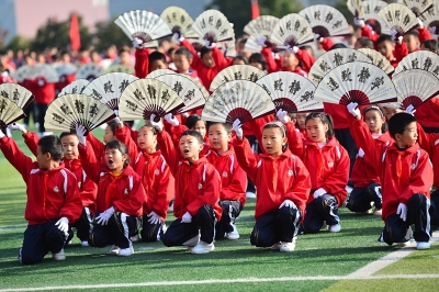 全县第十五届中小学生田径运动会开幕