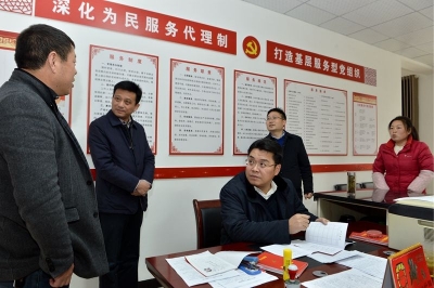 张世伟到黄堡歇马暗访精准扶贫工作